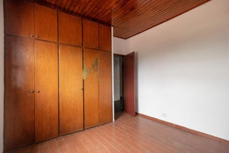Casa à venda com 4 quartos, 210m² em Parque Guarapiranga, São Paulo