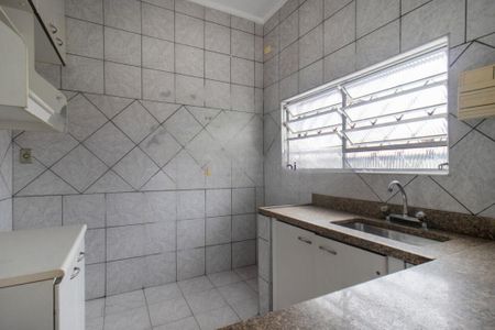 Casa à venda com 4 quartos, 210m² em Parque Guarapiranga, São Paulo