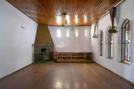 Casa à venda com 4 quartos, 210m² em Parque Guarapiranga, São Paulo