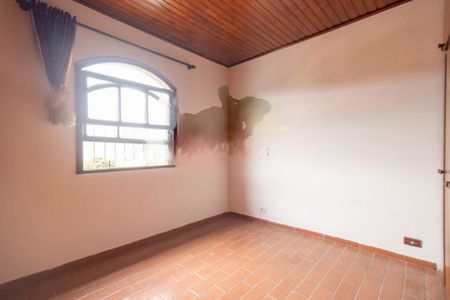 Casa à venda com 4 quartos, 210m² em Parque Guarapiranga, São Paulo