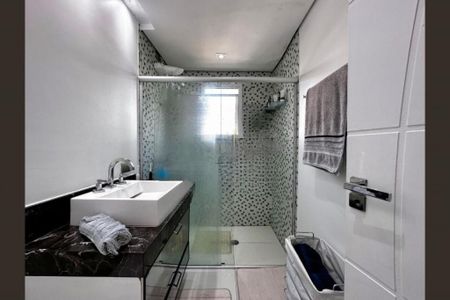 Casa à venda com 180m², 3 quartos e 2 vagas