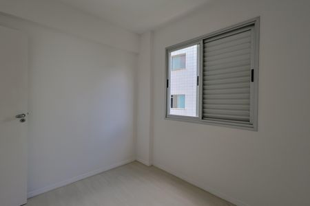 Quarto de apartamento à venda com 2 quartos, 65m² em Buritis, Belo Horizonte