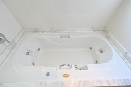 Apartamento à venda com 205m², 3 quartos e 4 vagasBanheiro da Suíte 1