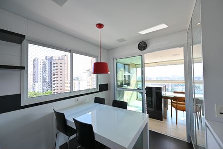 Apartamento à venda com 205m², 3 quartos e 4 vagasCozinha