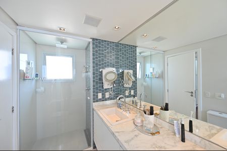 Apartamento à venda com 205m², 3 quartos e 4 vagasBanheiro da Suíte 1