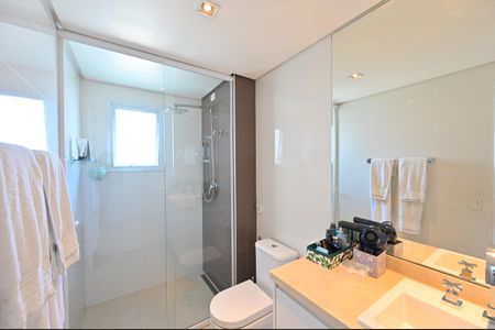 Apartamento à venda com 205m², 3 quartos e 4 vagasBanheiro da Suíte 2