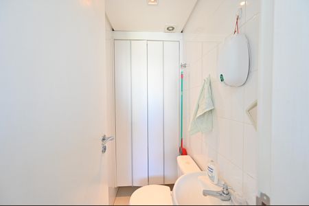 Apartamento à venda com 205m², 3 quartos e 4 vagasBanheiro de Serviço