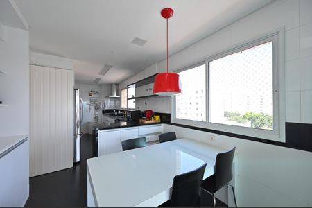 Apartamento à venda com 205m², 3 quartos e 4 vagasCozinha