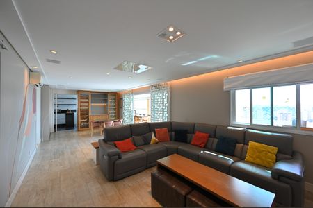 Apartamento à venda com 205m², 3 quartos e 4 vagasSala