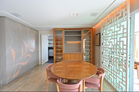 Apartamento à venda com 205m², 3 quartos e 4 vagasSala