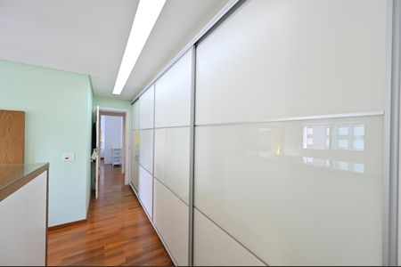 Apartamento à venda com 205m², 3 quartos e 4 vagasSuíte 1