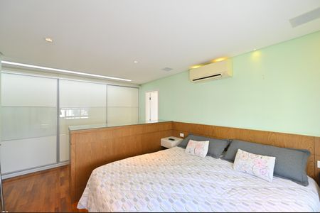 Apartamento à venda com 205m², 3 quartos e 4 vagasSuíte 1