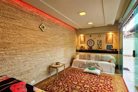 Casa para alugar com 6 quartos, 392m² em Jardim Marajoara, São Paulo