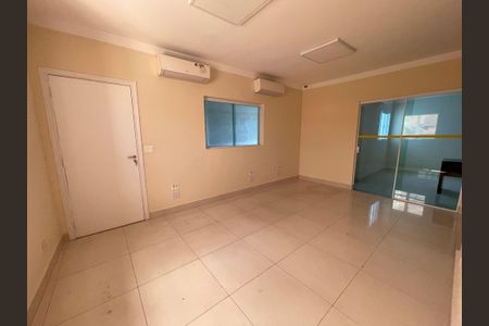 Casa para alugar com 227m², 4 quartos e 2 vagasQuarto 3