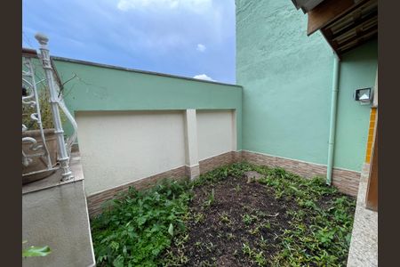 Casa para alugar com 227m², 4 quartos e 2 vagasQuintal