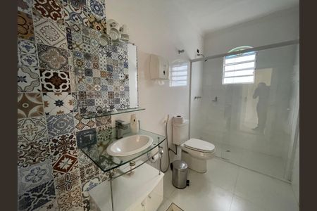 Casa para alugar com 227m², 4 quartos e 2 vagasBanheiro 1