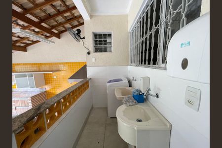 Casa para alugar com 227m², 4 quartos e 2 vagasÁrea de Serviço