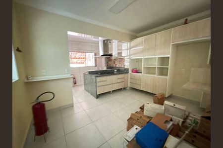 Casa para alugar com 227m², 4 quartos e 2 vagasCozinha