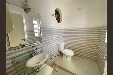 Casa para alugar com 227m², 4 quartos e 2 vagasBanheiro 3