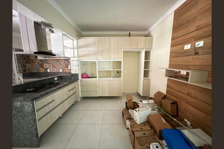 Casa para alugar com 227m², 4 quartos e 2 vagasCozinha