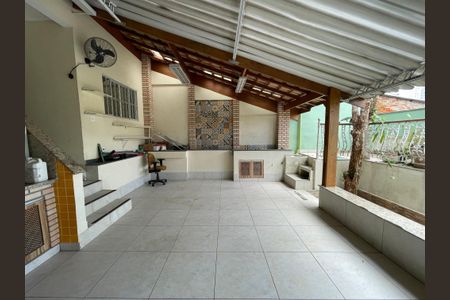 Casa para alugar com 227m², 4 quartos e 2 vagasQuintal / Churrasqueira