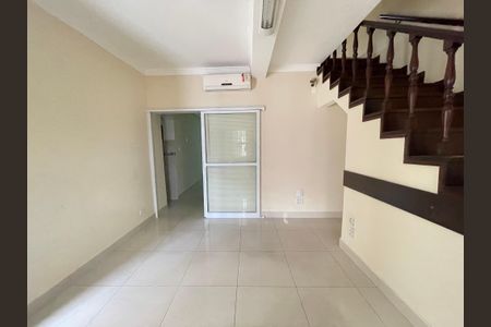 Sala de casa à venda com 4 quartos, 227m² em Jaguaré, São Paulo