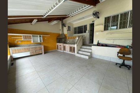 Casa para alugar com 227m², 4 quartos e 2 vagasQuintal / Churrasqueira