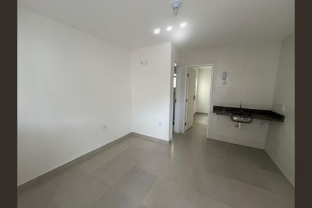 Sala de kitnet/studio para alugar com 1 quarto, 24m² em Cacuia, Rio de Janeiro