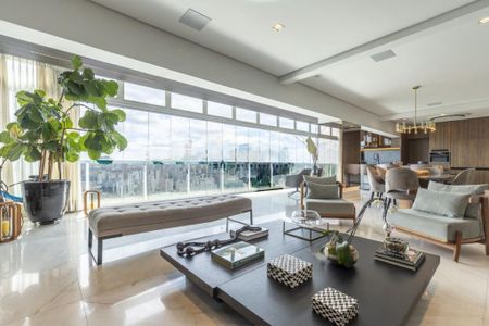 Apartamento à venda com 225m², 2 quartos e 4 vagas