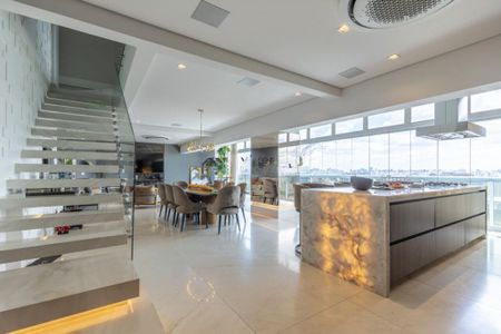 Apartamento à venda com 225m², 2 quartos e 4 vagas
