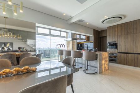 Apartamento à venda com 225m², 2 quartos e 4 vagas