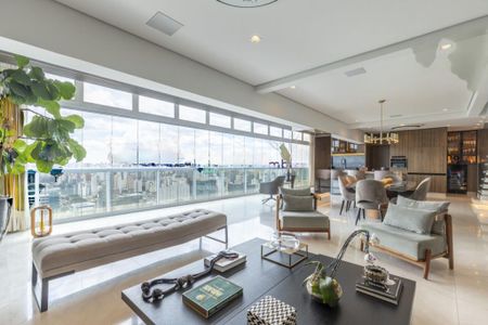 Apartamento à venda com 225m², 2 quartos e 4 vagas