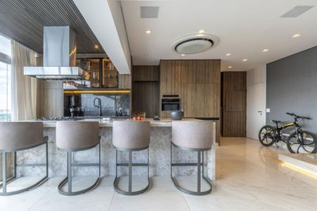 Apartamento à venda com 225m², 2 quartos e 4 vagas