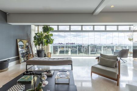 Apartamento à venda com 225m², 2 quartos e 4 vagas