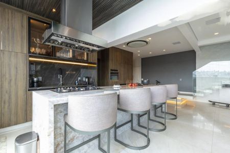 Apartamento à venda com 225m², 2 quartos e 4 vagas