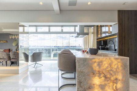 Apartamento à venda com 225m², 2 quartos e 4 vagas