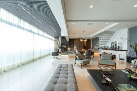 Apartamento à venda com 225m², 2 quartos e 4 vagas