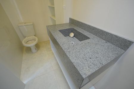 Casa de condomínio para alugar com 115m², 3 quartos e 2 vagasSuíte