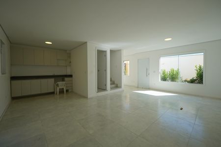 Casa de condomínio para alugar com 115m², 3 quartos e 2 vagasSala