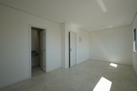 Casa de condomínio à venda com 120m², 3 quartos e 2 vagasSuíte