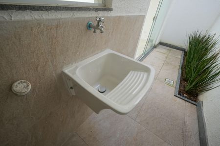 Casa de condomínio à venda com 120m², 3 quartos e 2 vagasÁrea de Serviço