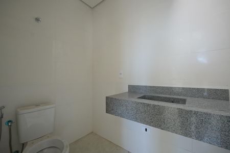 Casa para alugar com 120m², 3 quartos e 2 vagasBanheiro da Suíte