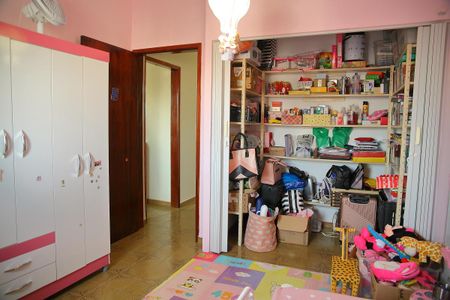 Casa à venda com 154m², 3 quartos e 5 vagasQuarto  2 (1º pavimento) 