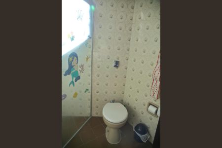 Casa à venda com 154m², 3 quartos e 5 vagasBanheiro (1º pavimento) 