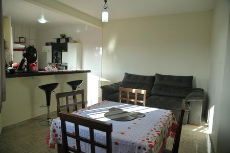 Casa à venda com 154m², 3 quartos e 5 vagasSala/cozinha ( 1º pavimento) 