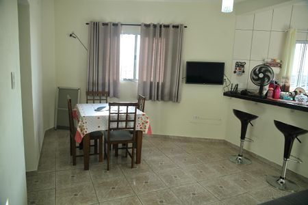 Casa à venda com 154m², 3 quartos e 5 vagasSala/cozinha ( 1º pavimento) 