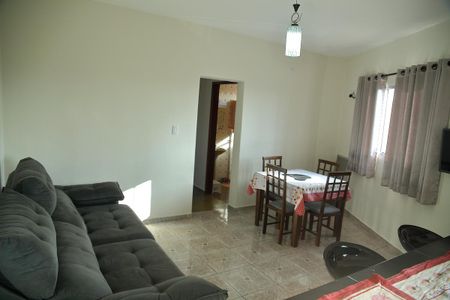 Casa à venda com 154m², 3 quartos e 5 vagasSala/cozinha ( 1º pavimento) 
