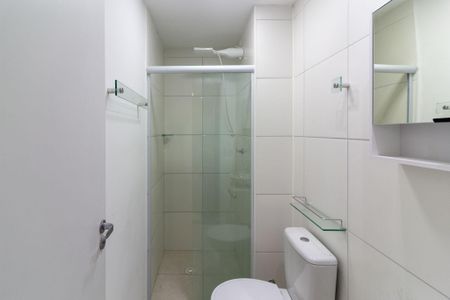 Banheiro  de apartamento para alugar com 2 quartos, 35m² em Jardim Sabara, São Paulo