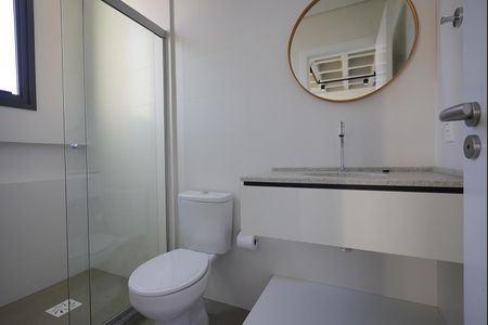 Banheiro de apartamento para alugar com 1 quarto, 35m² em Pantanal, Florianópolis