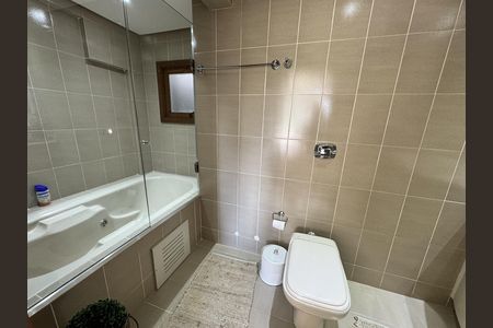 Apartamento à venda com 111m², 2 quartos e 2 vagasBanheiro 